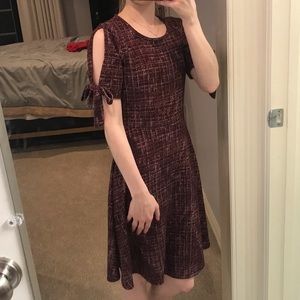 NWOT Cute cold shoulder casual dress